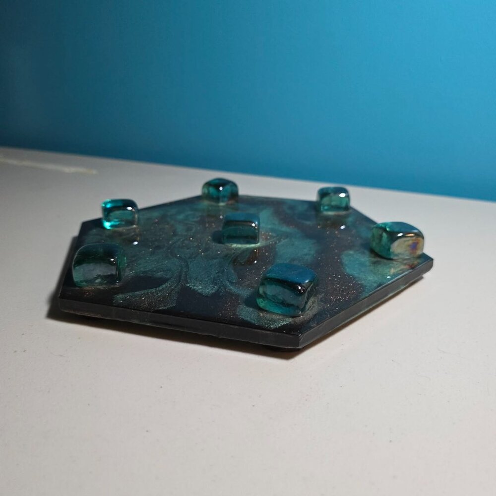 Beautiful Handmade Glass Trivet - Picture 4 of 5